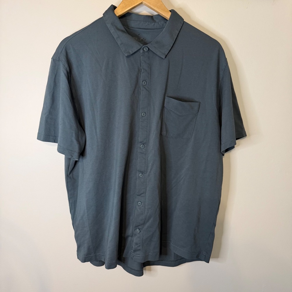 Fabletics Mens XXL Short Sleeve Button Down Shirt Pique Knit Blue/Gray Pocket